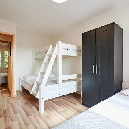 Freshly Renovated Family Apartment